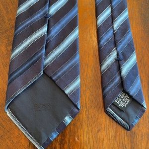 Boss blue striped tie